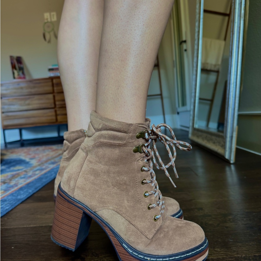 Tan Suede Lace-Up Ankle Boots Chunky Heels